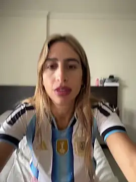 Snapshot of NicoleWilder chatting on June 2026 04:42:02 PM NicoleWilder online show from June 2026 04:42:02 PM