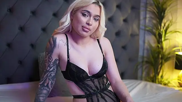Snapshot of BiankaViper chatting on June 2026 08:52:02 PM BiankaViper online show from June 2026 08:52:02 PM
