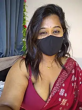 Snapshot of beauty_lisa- chatting on June 2026 06:45:01 PM beauty lisa- online show from June 2026 06:45:01 PM