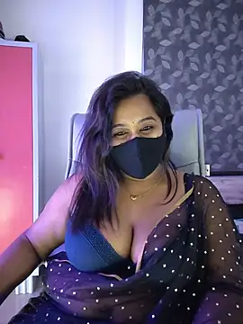 Snapshot of beauty_lisa- chatting on July 2026 08:46:01 PM beauty lisa- online show from July 2026 08:46:01 PM