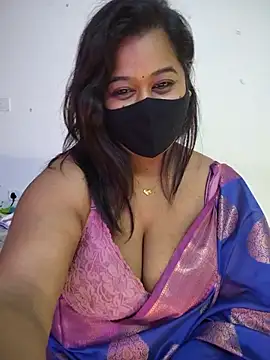 Snapshot of beauty_lisa- chatting on July 2026 08:55:01 PM beauty lisa- online show from July 2026 08:55:01 PM