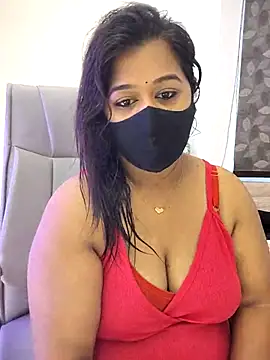 Snapshot of beauty_lisa- chatting on July 2026 08:32:01 AM beauty lisa- online show from July 2026 08:32:01 AM