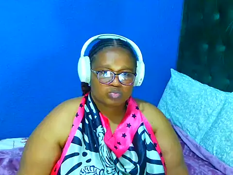 Snapshot of MISS_BLACKBERY chatting on July 2026 06:37:02 PM MISS BLACKBERY online show from July 2026 06:37:02 PM