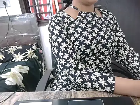 Bold-Divya1 online show from June 2026 07:22:01 AM