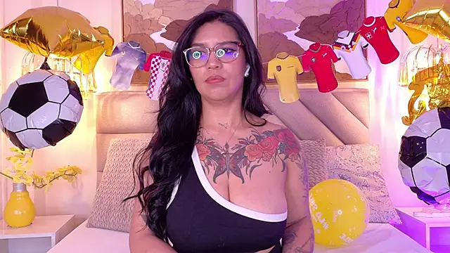Snapshot of Sharlot18 chatting on June 2026 12:31:01 PM Sharlot18 online show from June 2026 12:31:01 PM