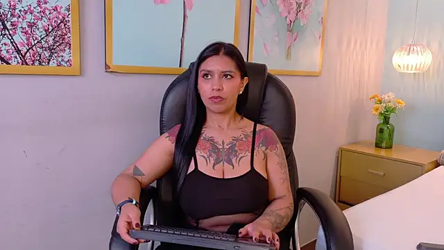 Snapshot of Sharlot18 chatting on July 2026 12:10:01 PM Sharlot18 online show from July 2026 12:10:01 PM