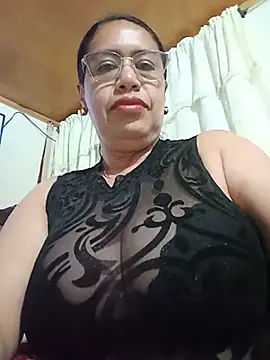 Snapshot of Emilif_ chatting on June 2026 11:09:01 PM Emilif online show from June 2026 11:09:01 PM