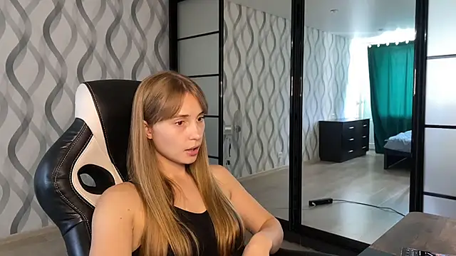 Snapshot of Miss_Luna_meow chatting on June 2026 09:51:01 AM Miss Luna meow online show from June 2026 09:51:01 AM
