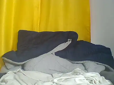 Snapshot of littlefrankie chatting on July 2026 07:05:01 PM littlefrankie online show from July 2026 07:05:01 PM