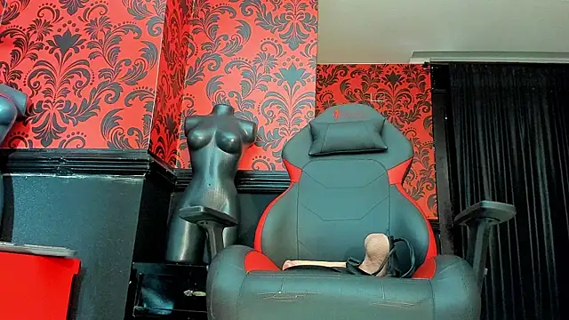 Snapshot of Miss_KathyFox chatting on August 2026 01:32:01 PM Miss KathyFox online show from August 2026 01:32:01 PM