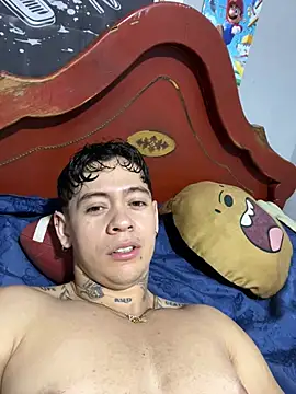 Snapshot of ColombianSexyCouple_ chatting on June 2026 07:51:01 AM ColombianSexyCouple online show from June 2026 07:51:01 AM