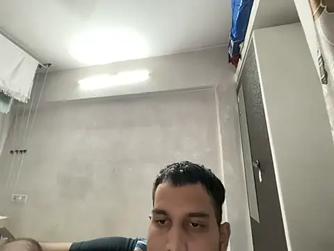 Snapshot of Rescurer_8 chatting on June 2026 06:32:02 PM Rescurer 8 online show from June 2026 06:32:02 PM