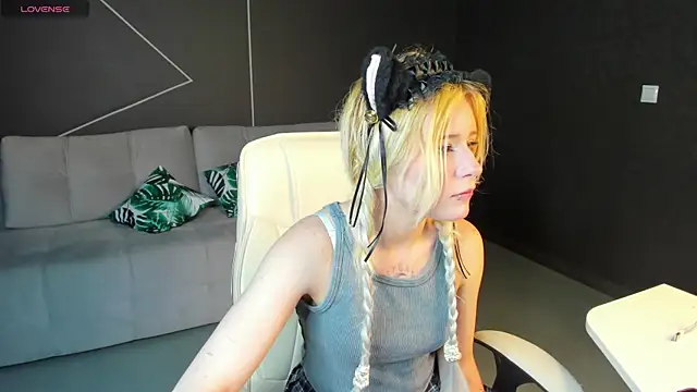kikipeach online show from June 2026 12:22:01 PM