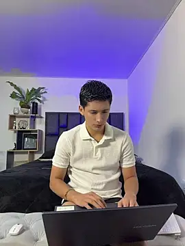 Snapshot of SantiLux_ chatting on June 2026 12:45:02 AM SantiLux online show from June 2026 12:45:02 AM