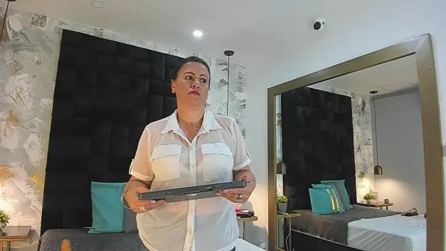Snapshot of CharlotteG_ chatting on July 2026 07:39:01 PM CharlotteG online show from July 2026 07:39:01 PM