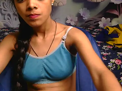 Snapshot of Isha-19 chatting on July 2026 05:35:02 AM Isha-19 online show from July 2026 05:35:02 AM