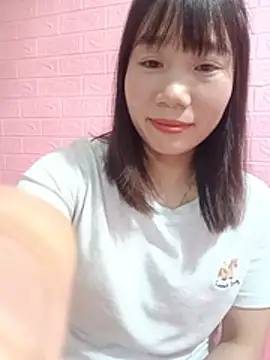 Snapshot of Em_xinh05 chatting on June 2026 12:50:01 PM Em xinh05 online show from June 2026 12:50:01 PM