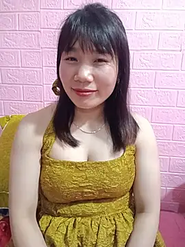 Snapshot of Em_xinh05 chatting on July 2026 02:34:02 PM Em xinh05 online show from July 2026 02:34:02 PM