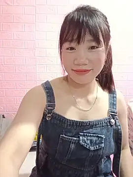 Snapshot of Em_xinh05 chatting on July 2026 02:09:02 PM Em xinh05 online show from July 2026 02:09:02 PM