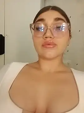 Violettvans3233 online show from June 2026 12:15:01 AM