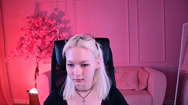 OliviaVale online show from June 2026 09:56:01 AM