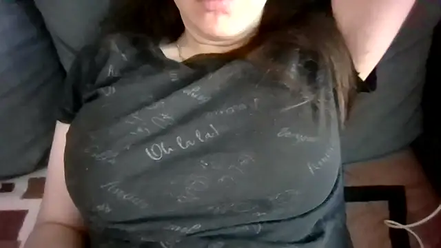 Snapshot of Nivella chatting on August 2026 10:20:01 AM Nivella online show from August 2026 10:20:01 AM