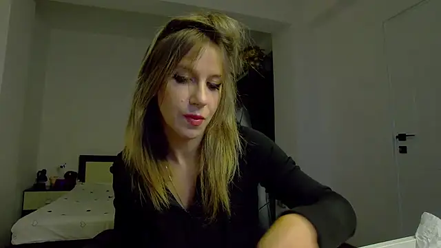 Snapshot of DedeSibel chatting on March 2026 04:22:01 PM DedeSibel online show from March 2026 04:22:01 PM