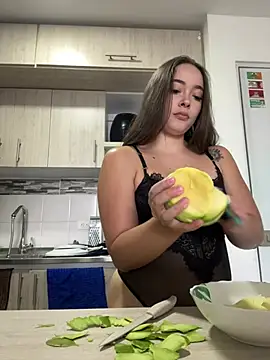 mia bornner online show from August 2026 06:35:02 PM