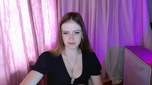Snapshot of ElinaStar00 chatting on June 2026 09:26:01 AM ElinaStar00 online show from June 2026 09:26:01 AM