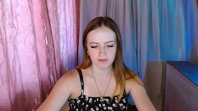 Snapshot of ElinaStar00 chatting on June 2026 10:16:02 AM ElinaStar00 online show from June 2026 10:16:02 AM