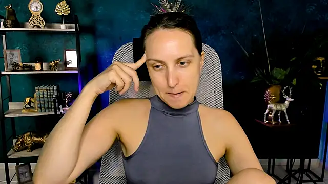 Snapshot of ErinWise chatting on August 2026 08:30:01 AM ErinWise online show from August 2026 08:30:01 AM