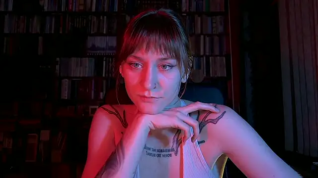 Snapshot of Retro_Marie chatting on June 2026 09:35:02 PM Retro Marie online show from June 2026 09:35:02 PM