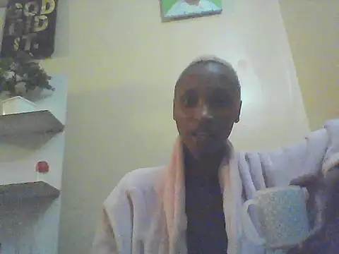 Snapshot of Queen_tash chatting on July 2026 04:25:01 AM Queen tash online show from July 2026 04:25:01 AM