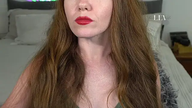 Snapshot of leverageurassets chatting on March 2026 11:21:02 PM leverageurassets online show from March 2026 11:21:02 PM