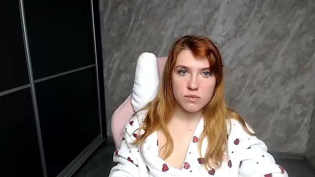 Reginasmilee online show from January 2026 12:25:02 AM