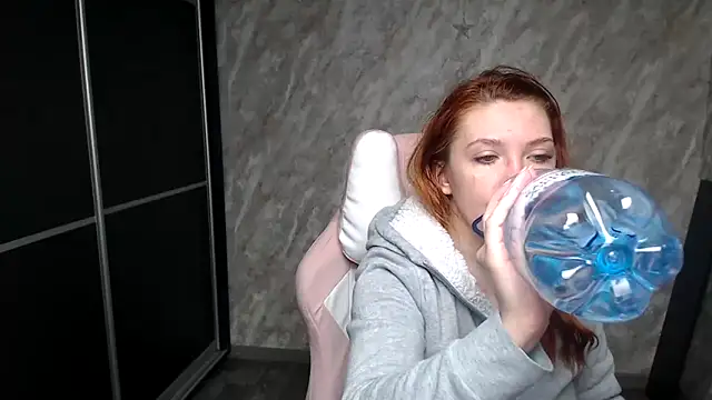 Reginasmilee online show from February 2026 01:53:02 AM