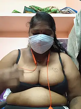 Snapshot of yalini1431 chatting on July 2026 07:31:01 PM yalini1431 online show from July 2026 07:31:01 PM