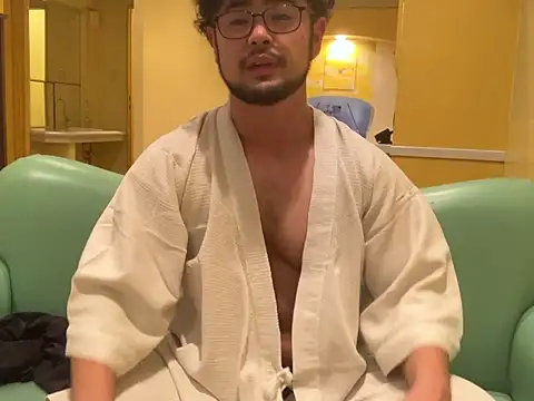 Snapshot of taku_bear chatting on July 2026 02:02:01 PM taku bear online show from July 2026 02:02:01 PM