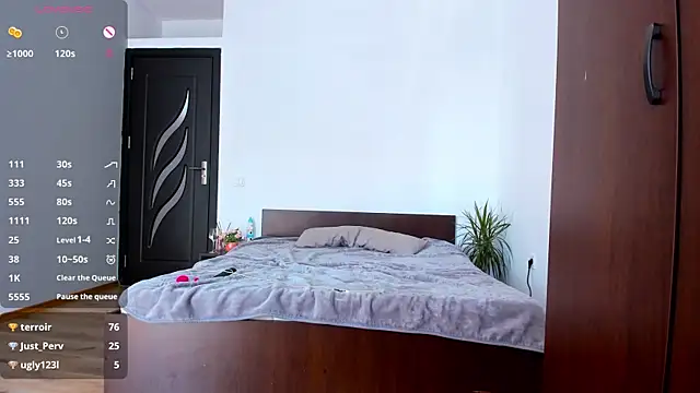 MiaFlowerss online show from July 2026 06:47:02 AM