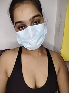 Snapshot of nikita-cam chatting on July 2026 06:04:01 PM nikita-cam online show from July 2026 06:04:01 PM