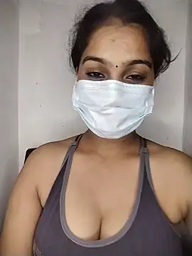 Snapshot of nikita-cam chatting on July 2026 07:05:01 PM nikita-cam online show from July 2026 07:05:01 PM