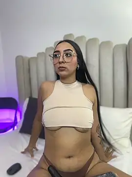 emmi miller online show from June 2026 03:44:01 AM