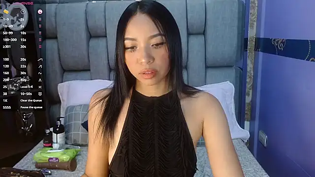 Snapshot of Aiuny_Queens chatting on July 2026 10:41:01 PM Aiuny Queens online show from July 2026 10:41:01 PM