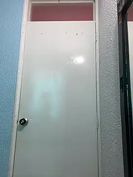 mialuxuryyx online show from August 2026 03:47:01 PM