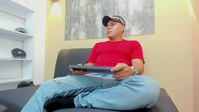 Snapshot of THEO_WOOD3 chatting on June 2026 08:32:02 PM THEO WOOD3 online show from June 2026 08:32:02 PM