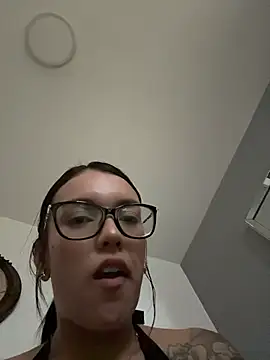 Snapshot of shantalgray__ chatting on June 2026 11:09:01 PM shantalgray online show from June 2026 11:09:01 PM