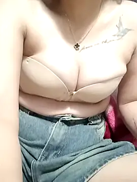 Snapshot of Emmy_loveU chatting on July 2026 02:05:01 AM Emmy loveU online show from July 2026 02:05:01 AM