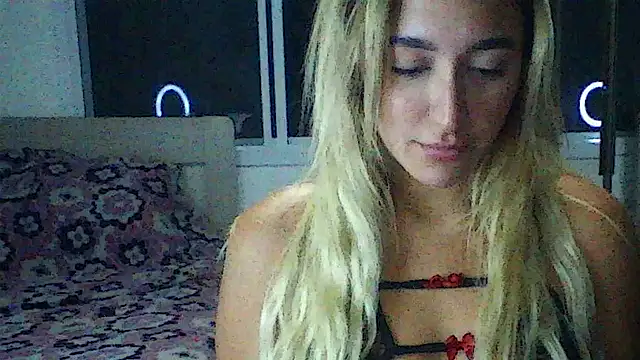 Snapshot of LunaVelvvet chatting on July 2026 04:34:02 AM LunaVelvvet online show from July 2026 04:34:02 AM