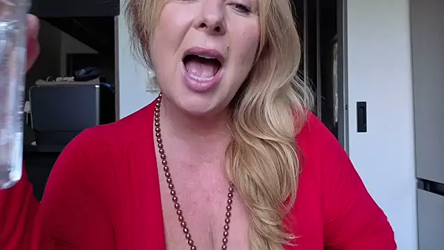 Snapshot of TammyJeann chatting on July 2026 08:19:02 AM TammyJeann online show from July 2026 08:19:02 AM
