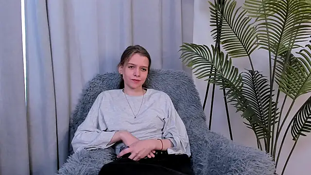 Snapshot of JeneeIckert chatting on July 2026 12:00:02 PM JeneeIckert online show from July 2026 12:00:02 PM